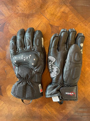 Black Used XL Level Gloves