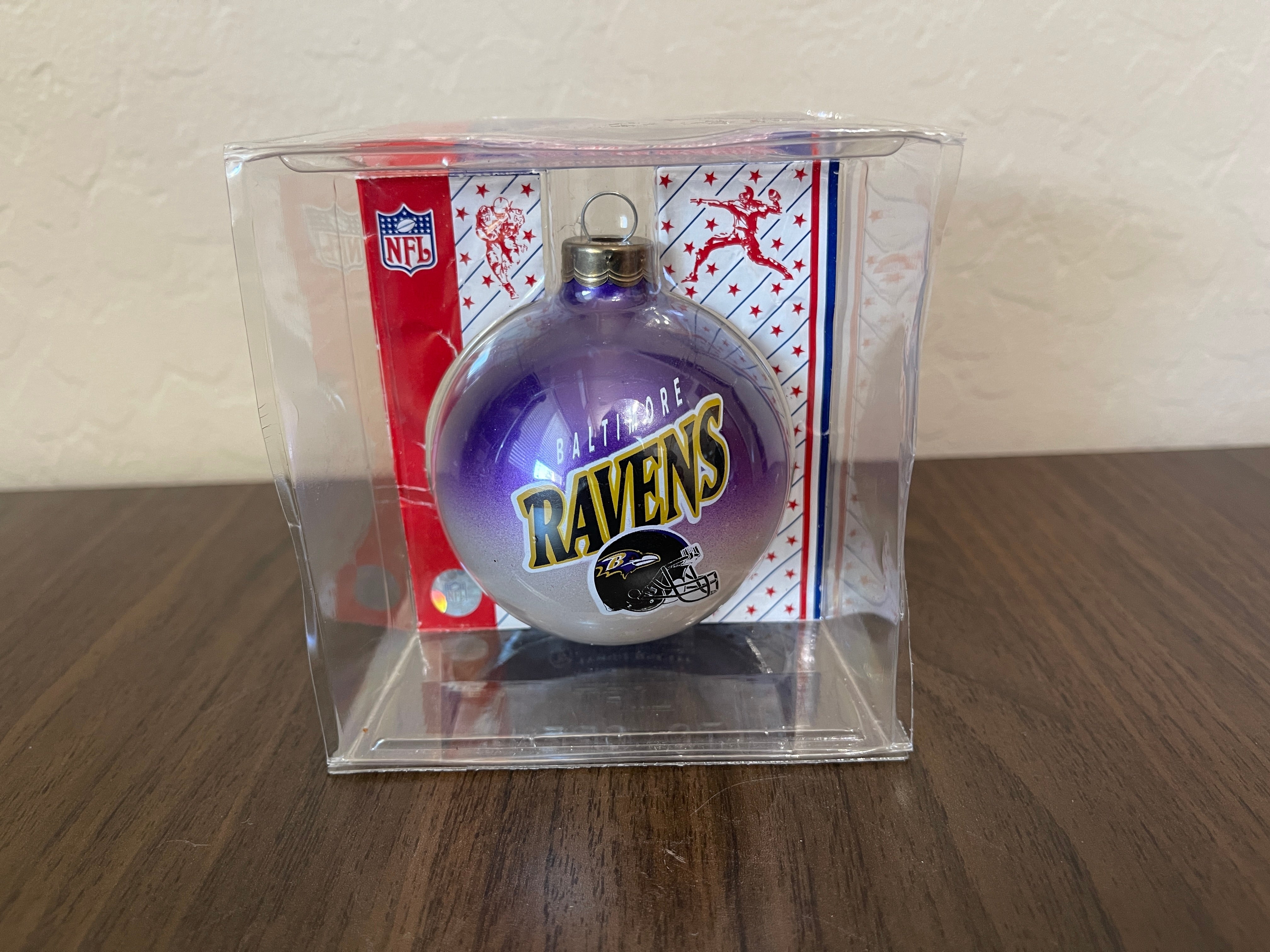 BALTIMORE RAVENS ORNAMENT SANTA TAILGATING NEW CHRISTMAS NFL