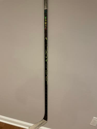Intermediate Used Right Handed Bauer Ag5nt Hockey Stick P92