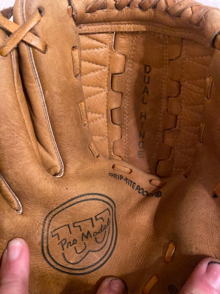 Vintage Jim Catfish Hunter Wilson Signature Series Baseball Glove
