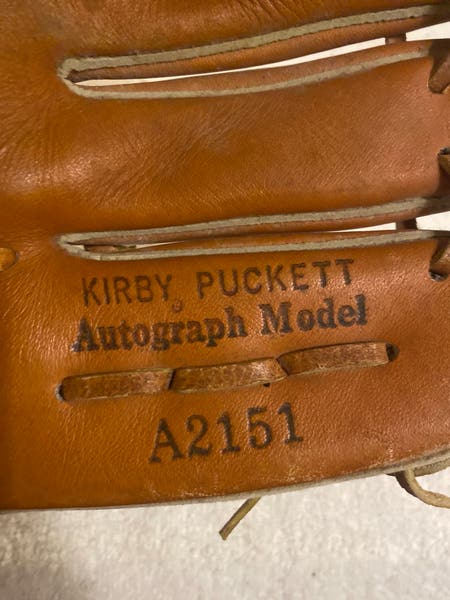 Vintage Kirby Puckett Wilson Autograph Model 11” Baseball Glove