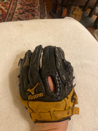 Mizuno Prospect 10.75” Leather Baseball Glove