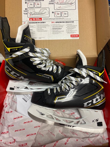 New CCM Regular Width Size 9 Super Tacks AS3 Hockey Skates