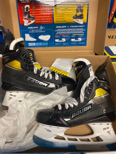 New Bauer  Size 6.5 Supreme 3S Pro Hockey Skates