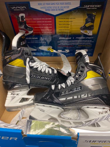 New Bauer  Size 8 Supreme 3S Pro Hockey Skates