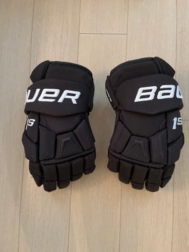 Pro Stock Bauer Supreme 1S Gloves Black 14 Inch