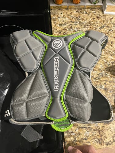 (NOT EKG) Medium Maverik MX Shoulder Pads