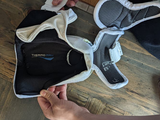 Used Large Bauer Nexus 1000 Elbow Pads