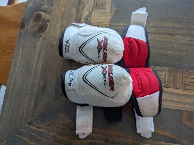 Used Small Bauer Vapor X800 Elbow Pads