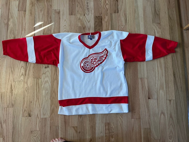Starters Detroit red wing jersey