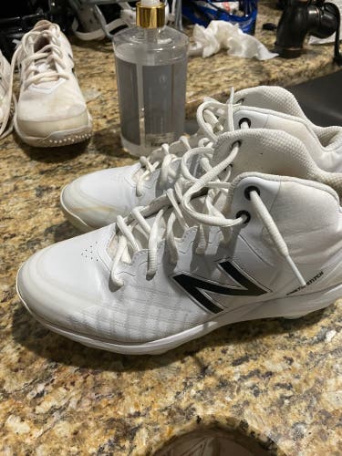 Bearly Used New Balance Cleats