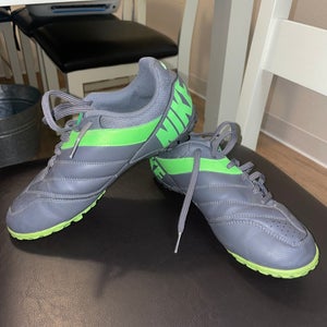 Turf/soccer shoes youth