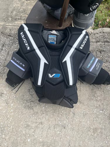 Used Medium/Large Vaughn Velocity V9 Goalie Chest Protector