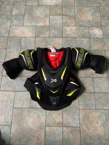 Women’s Senior  Medium Bauer X Shoulder Pads
