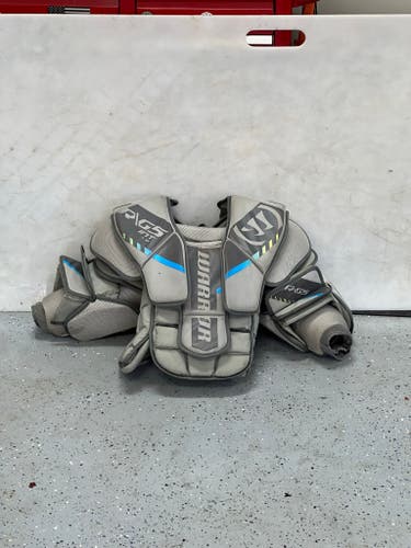 Warrior Ritual G5 Goalie Chest Protector Intermediate Small / Medium