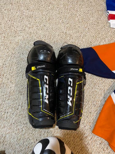 CCM Tacks Cracked Shin Pads