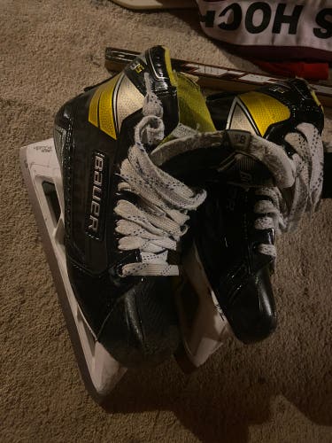 Used Bauer Regular Width  Size 8.5 Supreme 3s Hockey Goalie Skates