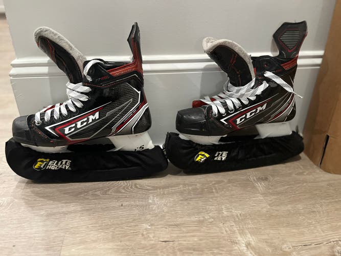 Used CCM Regular Width Size 7 JetSpeed FT490 Hockey Skates