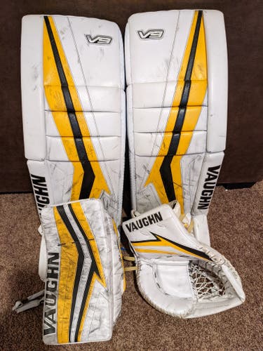 Used 34" Vaughn Regular V9 Pro Carbon Goalie Full Set