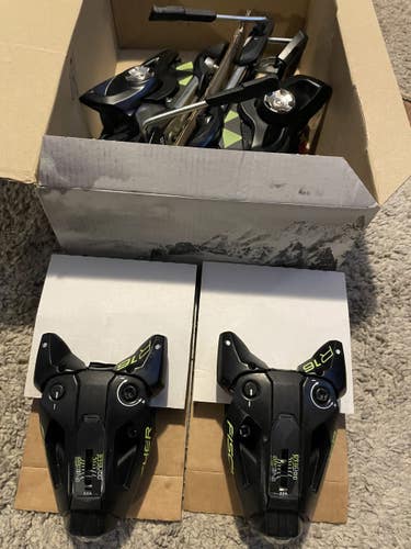 New Fischer R16 Ski Bindings, 85 mm