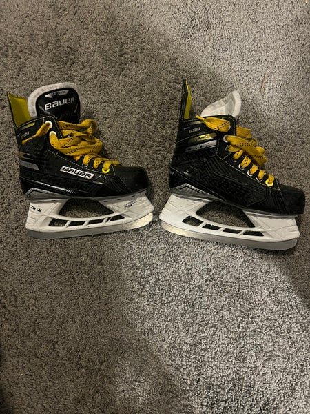 Used Bauer Size 1.5 Supreme S35 Hockey Skates