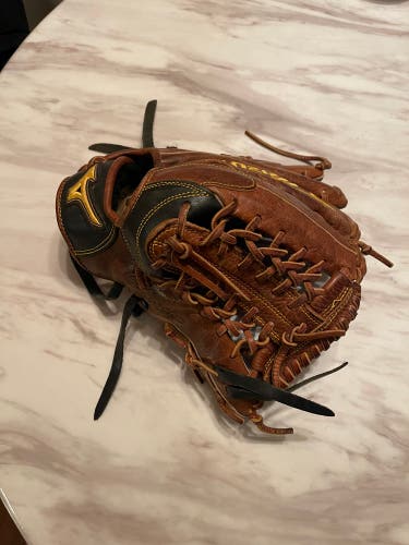 Mizuno Classic Pro Soft GCP 81S2 12.75 Inches