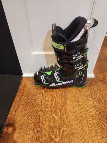 Men's Used Nordica All Mountain SpeedMachine 90 Ski Boots Soft Flex