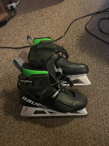 New Bauer Regular Width Size 9 Konekt Hockey Goalie Skates