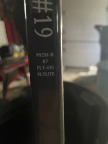 Senior Right Handed P92M Pro Stock Vapor FlyLite Hockey Stick