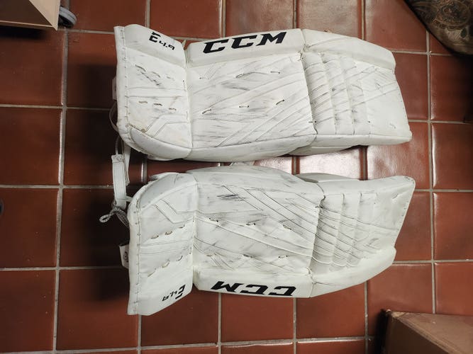 Used 32" CCM Extreme flex 4.9 Goalie Leg Pads