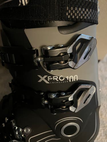 Men's Used Salomon All Mountain Xpro 100 Ski Boots Medium Flex