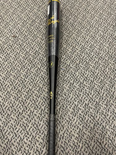 Easton Black Magic 33” 30 once BBCORE bat