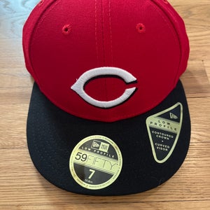 NEW Cincinnati Reds Low Profile Game Hat (Red, Size 7)