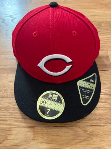 NEW Cincinnati Reds Low Profile Game Hat (Red, Size 7)