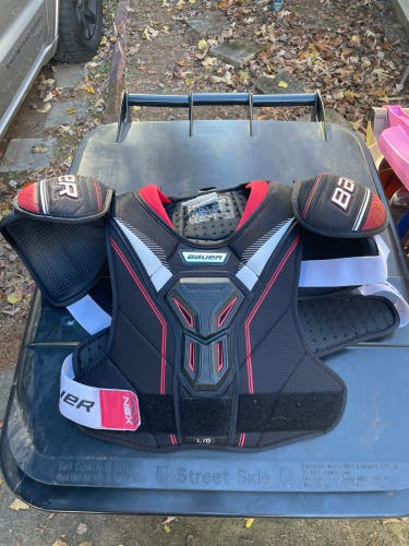 Senior Large Bauer NSX Shoulder Pads