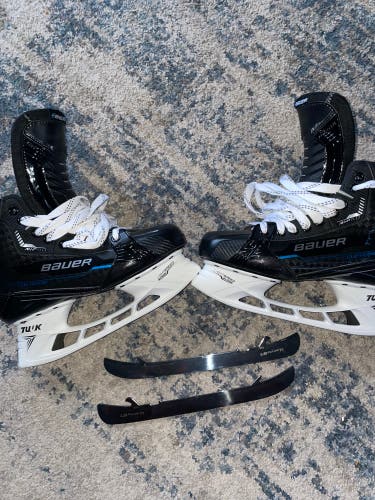 New Bauer Regular Width Pro Stock Size 8.5 Supreme Mach Hockey Skates