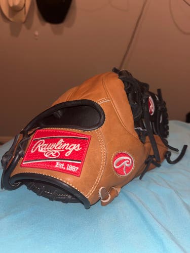 New Right Hand Throw 11.75" Heart of the Hide Baseball Glove