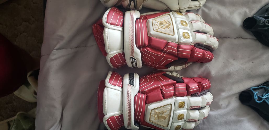 Used Player's Brine King II Lacrosse Gloves large