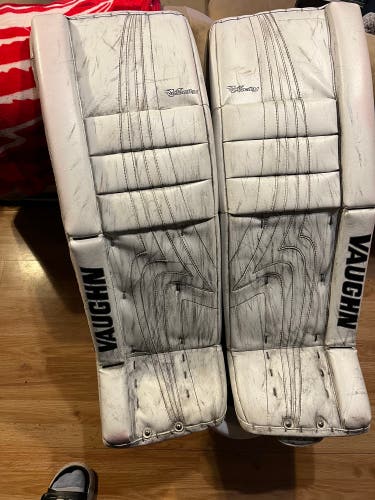 33" Vaughn Pro V Elite Goalie Leg Pads