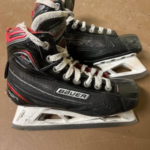 Bauer Regular Width Size 5D Vapor x900 Hockey Goalie Skates