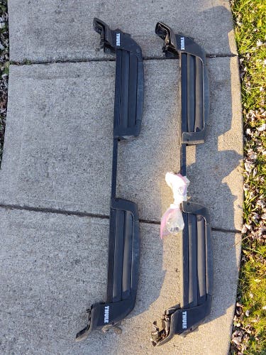 Thule brand roof mounted ski rack