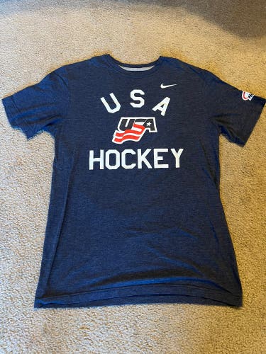 USA Hockey Nike Shirt Medium