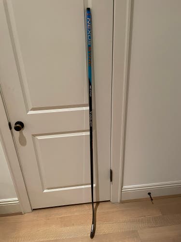 Senior Left Hand P92  Nexus Sync Hockey Stick