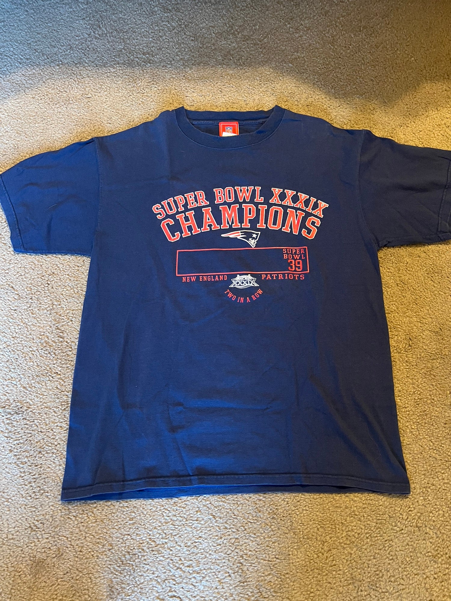 New England Patriots Super Bowl Champions 39 XXXIX Shirt Large