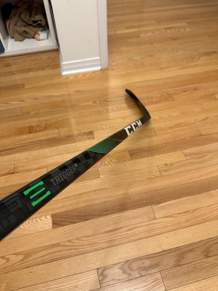 Senior Right Handed P28 RibCor Trigger 4 Pro Hockey Stick