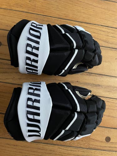 Warrior 14"  Alpha lx20 Gloves 14” (used 5 Mins Stickhandling)