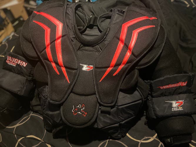 Used Large Vaughn Velocity V7 XF Pro Goalie Chest Protector Pro Stock