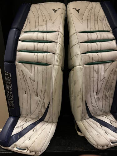 35" Vaughn Velocity V5  Leg Pads Schneider Canucks