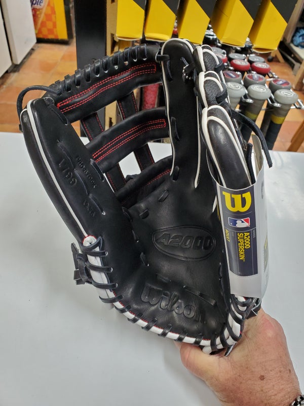 Wilson A2000 1799 WBW100998 12.75 Baseball Glove - 2022 Model