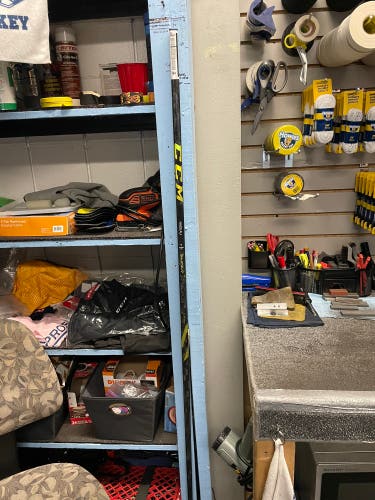 Senior Right Handed P28M Pro Stock Super Tacks AS4 Pro Hockey Stick